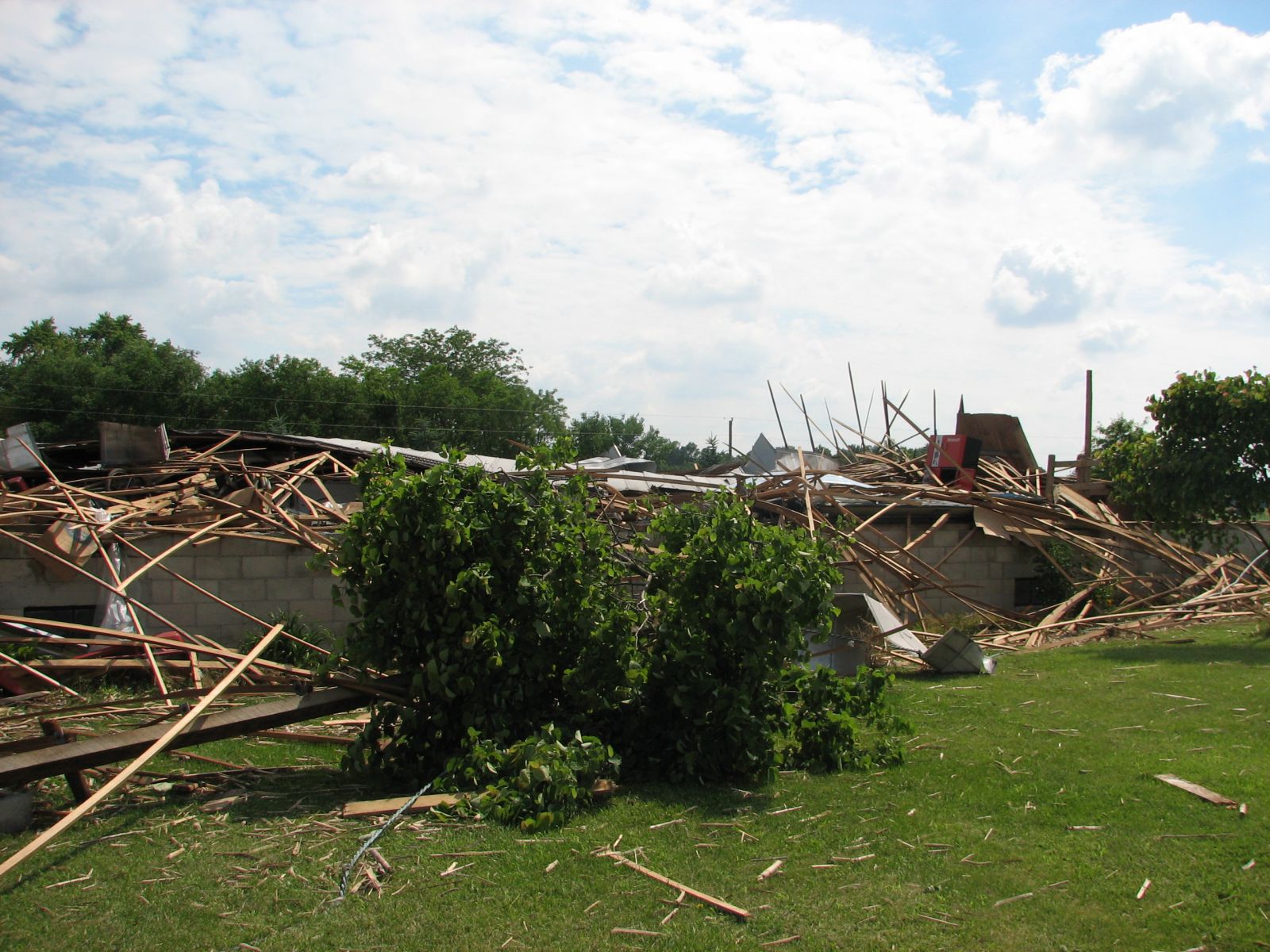 Barn destroyed east of Willshire